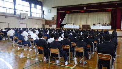 ５月１日（木）生徒総会