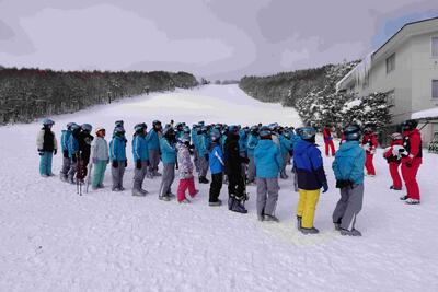 １月２６日（月）　第１学年　スキー移動教室１日目
